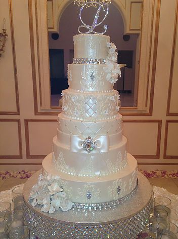 Sparkly Wedding Cakes, Wonderland Wedding Decorations, Bling Wedding Cakes, Best Wedding Cakes, Fancy Wedding Cakes, Extravagant Wedding Cakes, Beautiful Wedding Cake, Wedding Cake Design, Big Wedding Cakes