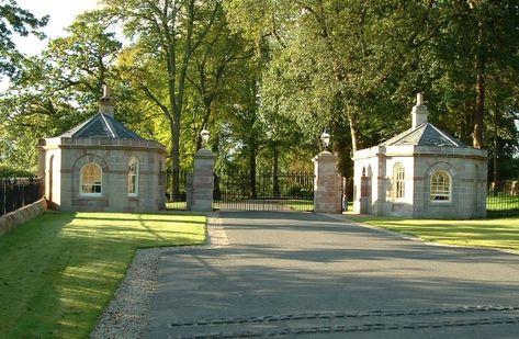 Estate Gates, Banqueting House, Zoo Architecture, Lodge House, Luigi's Mansion, Driveway Design, Entrance Gates Design, Loch Lomond, Gate House