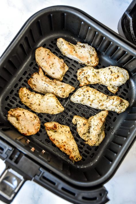 Air Fryer Chicken Tenders, Chicken Tenderloin, Chicken With Italian Seasoning, Chicken Tenderloin Recipes, Meat Delivery, Raw Chicken Breast, Air Fryer Recipes Chicken, Raw Chicken, Air Fryer Dinner Recipes