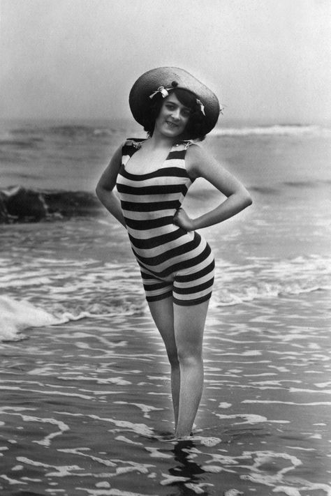 1917 - HarpersBAZAAR.com Vintage Beach Photos, Vintage Bathing Suits, Jeanne Lanvin, Vintage Swim, Vintage Swimwear, Vintage Swimsuits, Striped Swimsuit, Photo Vintage, Moda Vintage