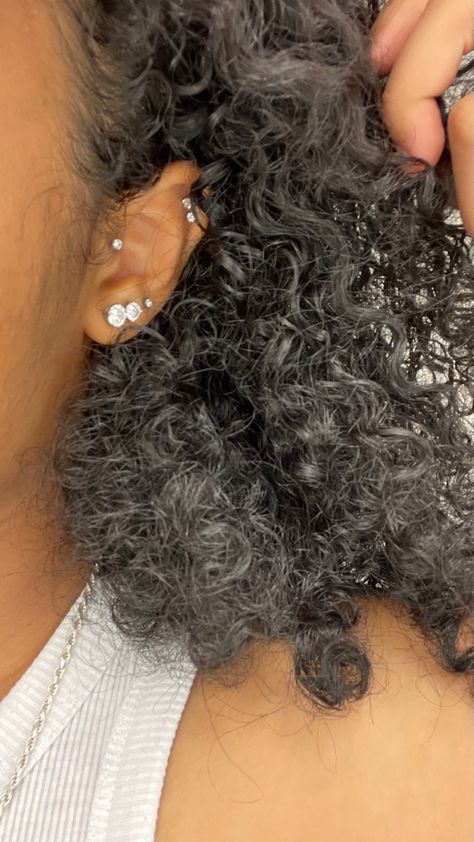 Two Persings Ear, 2 Helix Piercings Stacked, Pretty Piercings Ear, Double Helix Piercings Black Women, Cute Ear Piercings Aesthetic, 3rd Hole Ear Piercing, Ear Piercing Ideas Black Women, Ear Piercings Women, Ears Piercing Ideas