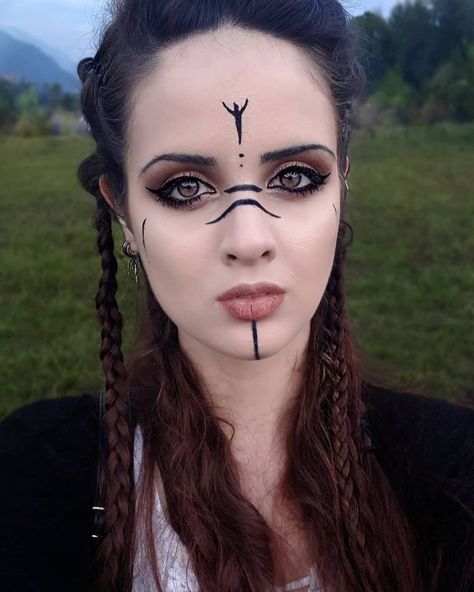 Pagan Makeup, Warrior Makeup, Makeup Carnaval, Viking Makeup, Witchy Makeup, Halloween Makeup Witch, Fantasy Make-up, Halloween Make-up Looks, Halloween Makeup Pretty