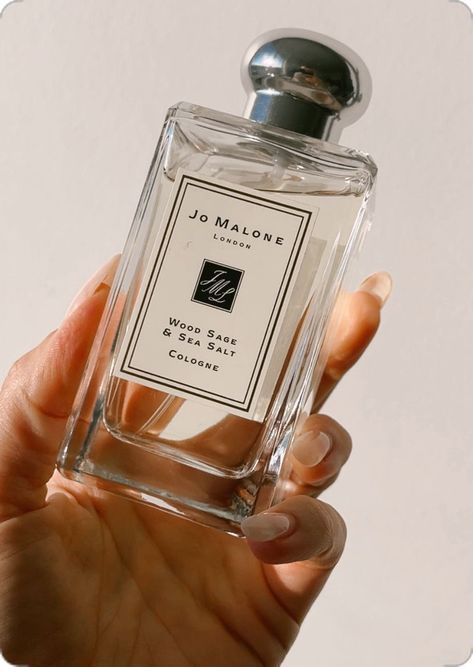 My detailed review of Jo Malone's Wood Sage & Sea Salt cologne, plus a new Maison Margiela REPLICA scent that's worth checking out. These are two of the best perfumes for women. | maison margiela perfume | Maison margiela replica perfume | jo malone perfume best | jo malone perfume wood sage and sea salt Joe Malone Wood Sage And Sea Salt, Wood Sage And Sea Salt Aesthetic, Jo Malone Perfume Best, Joe Malone Perfume, Jo Malone Aesthetic, Margiela Perfume, Maison Margiela Perfume, Joe Malone, Sephora Dior