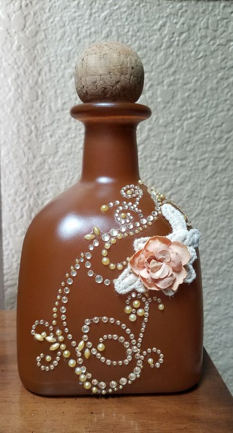 Patron bottle Wine Bootle, Patron Bottle Crafts, Patron Bottles, Beer Bottle Art, Reuse Wine Bottles, Beer Bottle Crafts, Mosaic Bottles, Bottle Projects, Patron Bottle