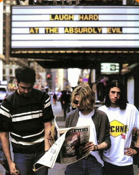 Where Did You Sleep Last Night, The Voidz, Krist Novoselić, Jenny Holzer, Nirvana Kurt Cobain, Nirvana Kurt, Mode Grunge, Pencak Silat, Smells Like Teen Spirit