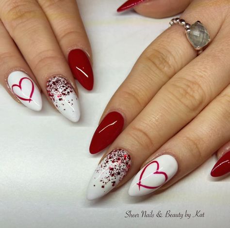 Valentines Nail Tip Designs, Valentines Day Nails Gel Almond, Short Stilleto Nails Valentine, St Valentines Day Nails, Almond Nails Designs Valentine, Valentine Nails Designs Gel, St Valentin Nails, Nails St Valentin, Valentine Nail Art Designs Unique