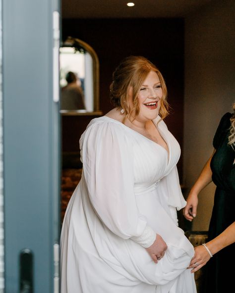 "Studio Levana is a fabulous, inclusive brand, and I hope more plus-size brides discover you. The ability to customize your dress by changing sleeve designs, materials, or adding/removing details truly sold me. It ensures every bride has her moment, regardless of size, and provides plus-size brides with the same exceptional experience as standard-sized brides." We are so grateful for this heartfelt feedback from our beautiful bride, Cara! She found her dream dress, the timeless custom London... Studio Levana Wedding Dress, Sunset Gown, Studio Levana, Curvy Wedding, Plus Size Brides, Curvy Bride, Wedding Look, Plus Size Wedding, So Grateful