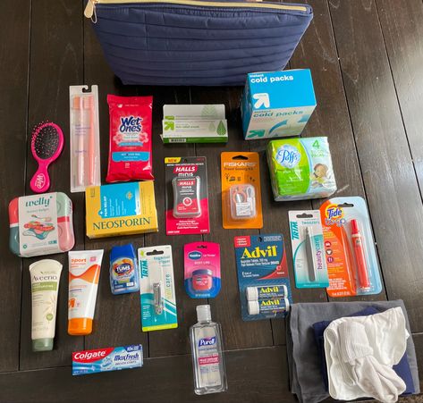 Travel Size Products Organization, Travel Size First Aid Kit, Summer Mom Car Essentials, Emergency Car Bag, Sanitary Bag Essentials, Mom Car Kit Essentials, Car Hygiene Kit, Mom Car Necessities, Emergency Kit For Car Women