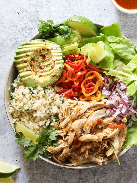 30 Clean Keto Lunch Recipes - Healthy Little Peach Indulgent Recipes, Cilantro Lime Cauliflower Rice, Verde Chicken, Salsa Verde Recipe, Verde Sauce, Sauteed Peppers, Salsa Verde Chicken, Frozen Cauliflower Rice, Chicken Burrito