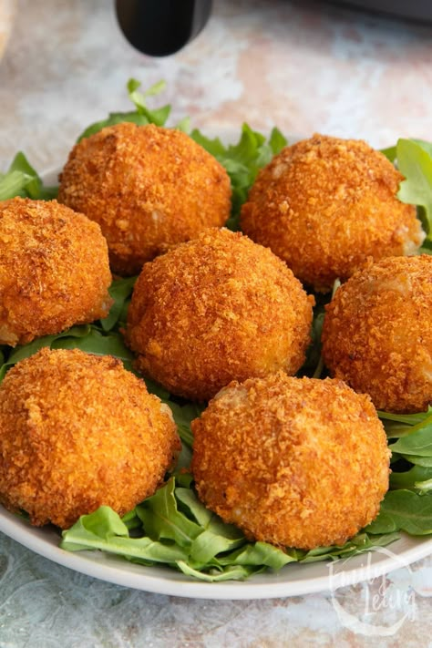 Air Fryer Arancini Air Fry Arancini, Arancini Balls Air Fryer, Air Fryer Appetizers Recipes, Arancini Recipe Air Fryer, Air Fryer Arancini Balls, Arancini Air Fryer, Air Fryer Arancini, Air Fryer Easy Recipes, Air Fryer Snacks