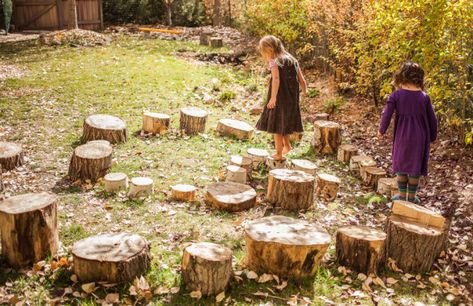 Log Steps, Forest School Playground, Natural Playground Tree Stumps, Log Play Structure, Natural Log Playground, Playground In Forest, Nature Playground, Natural Play Spaces, Outdoor Play Space