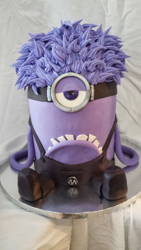 Evil Minion Costume, Purple Minion Cake, Minions Drawing, Rođendanske Torte, Minions Costume, Diy Minion Costume, Minion Painting, Minion Drawing, Evil Minion