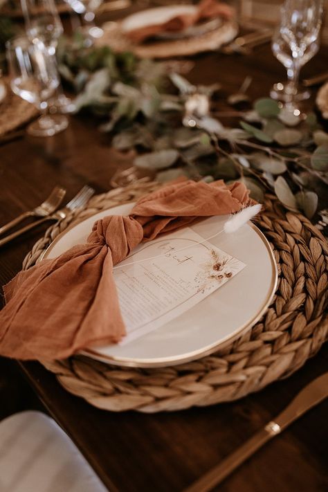 Wedding Place Settings Terra Cotta, Boho Chargers Wedding, Boho Wedding Chargers, Boho Wedding Plates, Terracotta Table Runner Wedding, Woven Chargers Table Settings Wedding, Woven Chargers Table Settings, Boho Wedding Send Off Ideas, Wedding Place Settings Boho