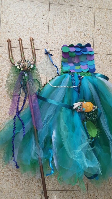 Mermaid Diy Costume, Diy Mermaid Costume, Mermaid Costume Kids, Finding Nemo Costume, Olaf Costume, Sea Costume, Cute Dog Costumes, Mermaid Costume Diy, Kid Costume