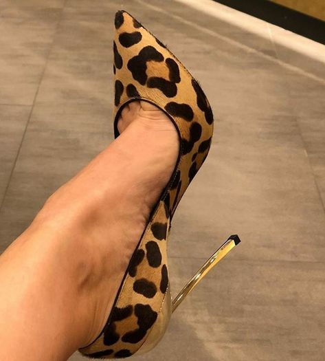 Love animal print heels ?? Omg! TAG FRIENDS WHO LOVE THESE HEELS FOLLOW ME TO SEE MORE... .. . DM for Page PROMOTION . . . .. . . . . ⇰Tag a friend also ⠀⠀⠀Follow @barirahmaddi ⠀⠀Follow @barirahmaddi ⠀Follow @barirahmaddi Follow @barirahmaddi ⠀ . . . . . STUNNING SHOES . . . #moda #photography #fashion #fashionista #fashionlover #dress #gown #stunning #embellishment #sparkle #nyc #red #picoftheday #photooftheday #louboutin #photoshoot #diamonds #shoestagram #va... Rainy Footwear, Cute Shoes Heels, Footwear For Women, Stunning Shoes, Gorgeous Shoes, Hot Shoes, Fabulous Shoes, Fashion High Heels, Crazy Shoes