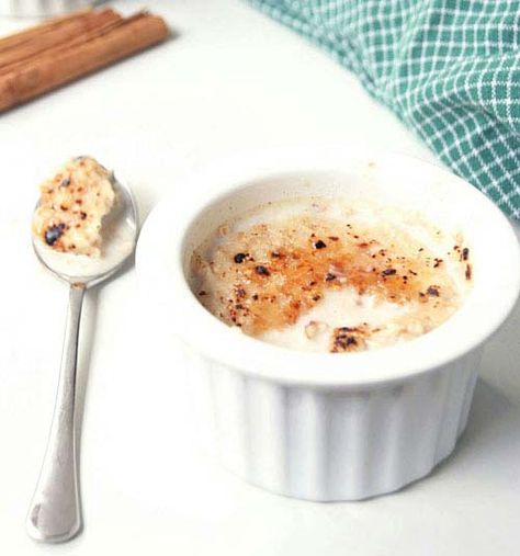 Oatmeal Creme brûlée | ShareLoveNotSecrets.com Creme Brulee Recept, Creme Brulee Recipe, Creme Brûlée, Mini Bites, What's For Breakfast, Brunch Ideas, Wake Me, Breakfast Breads, Breakfast Dessert