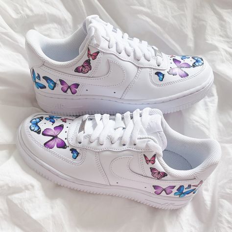 Butterfly Shoes Sneakers, Costume Shoes Ideas, Vans Painted Shoes Ideas, Butterfly Sneakers, Butterfly Shoes, Nike Shoes Air Force, Kicks Shoes, Custom Nike Shoes, Personalized Shoes