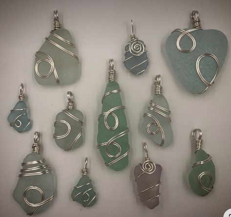 Silver Wire Jewelry, Wire Wrapped Stone Jewelry, Wire Wrap Jewelry Designs, Wire Wrapped Jewelry Tutorials, زجاج ملون, Beachglass Jewelry, Wire Jewelry Designs, Rock Jewelry, Wire Wrapping Crystals