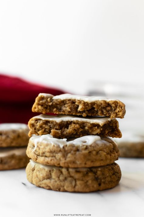 These classic iced oatmeal cookies are the old-fashioned style that you know and love from your childhood. With soft centers, crisp chewy edges, and topped with vanilla icing, these will be favorite for friends and family! Cookies With Icing Recipe, Cookies With Icing, Chewy Oatmeal Cookies, Iced Oatmeal Cookies, Vanilla Icing, Cookie Icing, Icing Recipe, Oatmeal Cookies, Everyday Food