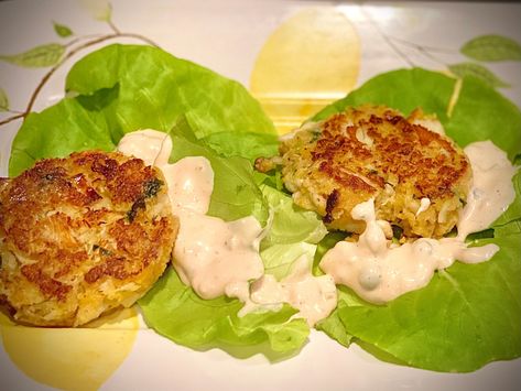 Crab cakes with Remoulade Sauce courtesy of Katie Lee Biegel Remoulade Sauce Recipe, Aip Foods, Katie Lee Biegel, The Kitchen Food Network, Flexitarian Diet, Remoulade Sauce, What I Have Learned, Crab Meat, Crab Cakes