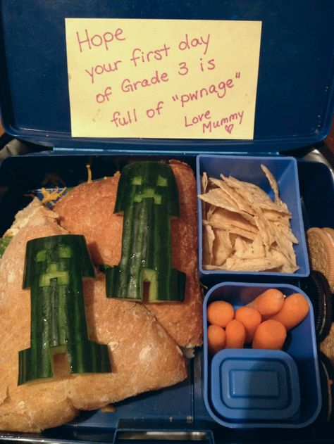 Cucumber Creepers from Minecraft Minecraft Lunch, Kids Packed Lunch, Kid Lunches, Lunch Notes, Creeper Minecraft, Packed Lunch, Lunch Box Notes, Minecraft Party, School Snacks