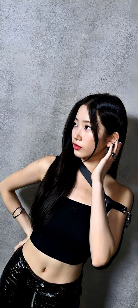 Kazuha le sserafim update wallpaper aesthetic #kazuha #lesserafim #kpop #wallpaper Le Sserafim Update, Kazuha Lesserafim Wallpaper, Kazuha Wallpaper, Lesserafim Wallpaper, Update Wallpaper, Kazuha Le Sserafim, Kazuha Lesserafim, Lisa Bp, 인물 사진