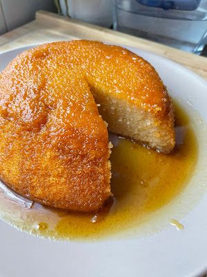 Sia's Cooking Blog: Gluten Free Steamed Treacle Sponge Pudding Treacle Sponge Pudding, Golden Syrup Pudding, Steamed Pudding Recipe, Treacle Sponge, Sponge Pudding, Steamed Pudding, Beautiful Baking, Currently Reading, Clean Food