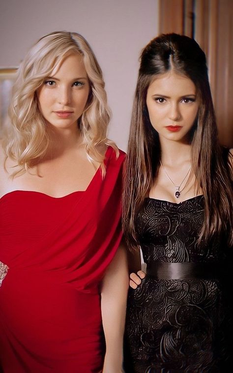 Katherine Pierce And Caroline Forbes, Katherine Pierce Outfits, Vampire Diaries Fashion, Vampire Diary, Daniella Rose, Vampire Halloween Costume, Vampire Costumes, Katerina Petrova, Vampire Diaries Movie