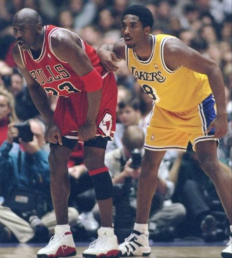 Kobe Bryant Michael Jordan, Michael Jordan Pictures, Phil Jackson, Basketball Tricks, Kobe & Gigi, Kobe Bryant Nba, Nba Basketball Art, Kobe Bryant Pictures, Michael Jordan Basketball