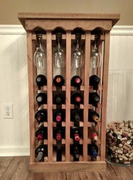 How To Build This Simple Yet Elegant Wine And Glass Rack – From Pallets! Homemade Wine Racks, Diy Wine Bottle Holder, Wine Bottle Holder Diy, Inside Cabin, Wine Rack Projects, Diy Wine Rack Plans, Wine Rack Plans, Negroni Cocktail, Boot Jack