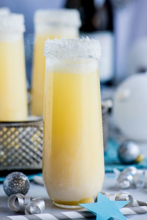 Pineapple Coconut Champagne Cocktail and My Top 10 Recipes of 2013 Vegan Beverages, Mixology 101, Yummy Cocktails, Champagne Recipes Cocktails, Mimosa Recipe, Bahama Mama, Fruity Cocktails, Fancy Drinks, Champagne Cocktail