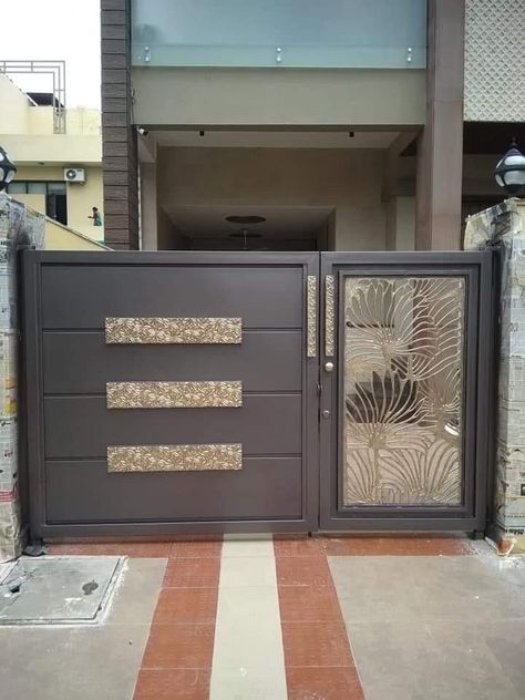 Wall Gate Design Entrance, Iron Main Door Gate Design, Compound Door Design, Main Gate Design With Small Door, Main Gate Colour Ideas Iron, Main Entrance Door Design Iron Gates, Iron Gate For Home, Iron Gates Latest Designs, Main Door Iron Gate