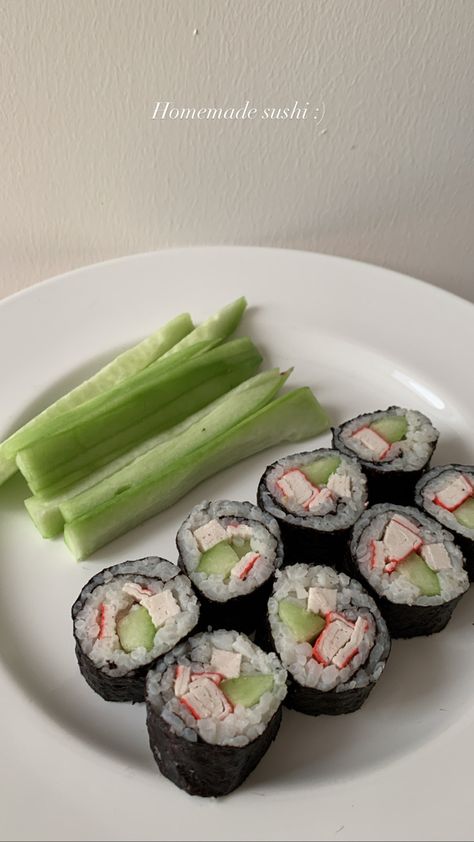 Sushi Bowl Aesthetic, Making Sushi Aesthetic, Homemade Sushi Aesthetic, Tofu Sushi, Aesthetic Sushi, Crab Sushi, Sushi Aesthetic, Healthy Sushi, Veggie Sushi