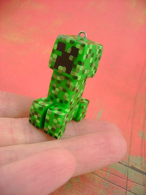 Don't Fear The Creeper  Minecraft Polymer Clay by monsterkookies, $29.00 Minecraft Clay Charms, Minecraft Necklace, Minecraft Polymer Clay, Clay Characters, Charm Ideas, Creeper Minecraft, Hama Beads Minecraft, The Creeper, Clay Things