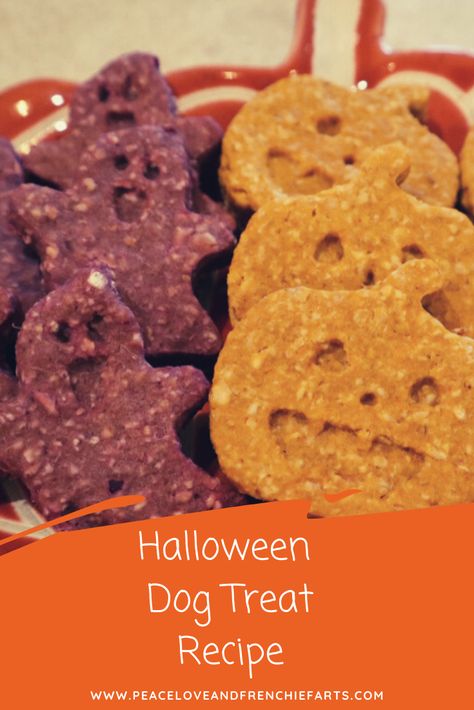 Dog Trick Or Treat Bags, Dog Trick Or Treat, Doggie Treat Bags, Puppy Kisses Dog Treats, Halloween Dog Cookies, Halloween Dog Treats Recipes, Halloween For Dogs, Dog Halloween Treats, Halloween Treats For Dogs