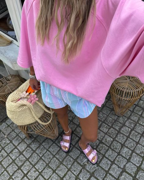 🦋🌴🌈💕🍋 summer day, colourful look + acaï bowl + beach day. Rate this ? #spring #springsummer #beachday #summerday #ootd #inspo #outfit Playful Summer Outfits, Colourful Style Outfits, Casual Summer Day Outfit, Cute Colourful Outfits, Colourful Outfits Summer, Colourful Summer Outfits, Colorful Style Outfits, Cute Colorful Outfits, Beach Outfit Ideas Summer