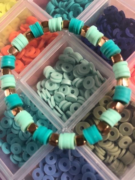 Crystal Bead Jewelry, Bracelet Inspo, Colour Ideas, Beaded Jewellery, Beads Bracelet Design, Clay Bead, Fun Easy Crafts, Bracelet Design, Accessories Ideas