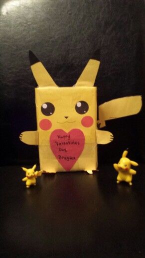 Pikachu Pokemon Valentines Box. Use a cracker box and yellow construction paper. Pokemon Valentines Box, Pokemon Valentines, Valentines Box Ideas, Valentines Board, Diy Valentines Box, Pokemon Valentine, Kids Valentine Boxes, Emoji Valentines, Valentine Card Box