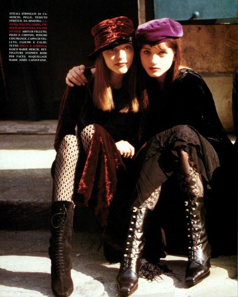 Pamela Hanson, Vintage 90s Style, Vogue Archive, Witch Fashion, Vintage Goth, 1990s Fashion, Goth Aesthetic, Fashion Catalogue, 90s Grunge