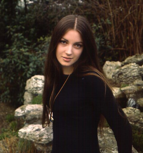 Bond Girls, Jane Seymour, Jairzinho, British Actresses, Classic Beauty, American Actress, Long Hair, A Woman, Hollywood