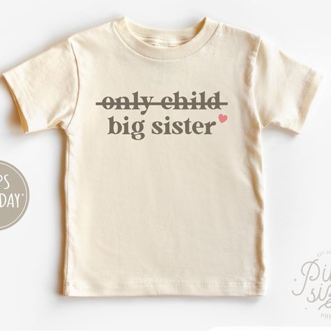 3t :: 34-38 In. / 32-35 Ibs. Ordered From Small Business On Etsy (Shop: Pint Sized Premium) Perfect Condition. Never Worn. Baby Announcement Shirt, Big Sister Announcement, Big Sister T Shirt, Baby Announcement Shirts, Cute Sister, Toddler Size Chart, Sibling Shirts, Sister Tshirts, Sister Shirt