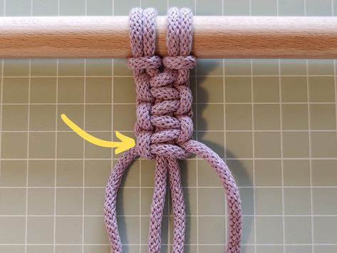 Macrame square knot tutorial: Easy step-by-step instructions Square Knot Macrame Keychain, How To Tie A Macrame Knot, How To Make A Square Knot, Learn Macrame Tutorials, Paracord Knots Tutorial, How To Tie A Square Knot, Macrame Square Knots Step By Step, Square Knot Bracelet Tutorial, Square Knot Tutorial