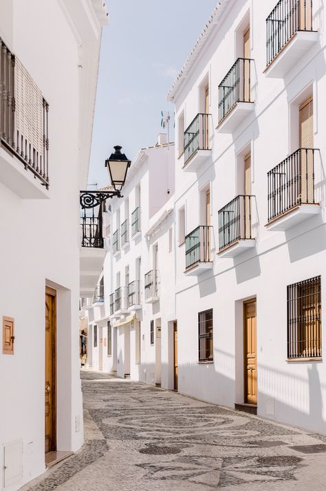 Andalusia. Photo Bleu, Andalusia Spain, Wedding Vibes, Andalusia, City Aesthetic, Pretty Places, White Aesthetic, Travel Aesthetic, Beautiful Destinations