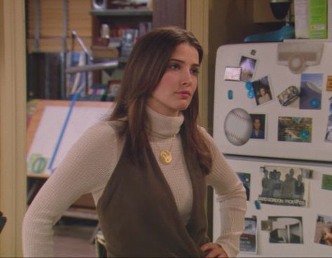 Himym Robin Outfits, Robin Sherbacky Outfits, Himym Outfits, Robin Scherbatsky Outfit, Fall24 Fashion, Robin Himym, Robin Outfit, 2000s Tv Shows, Robin Scherbatsky