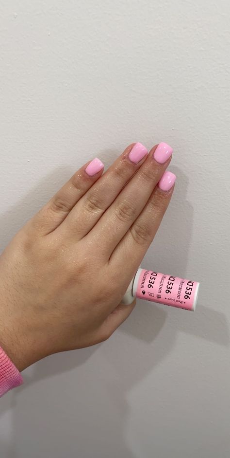 Pink Gel Colors Polish, Dnd 536 Creamy Macaroon Nails, Very Short Pink Acrylic Nails, Creamy Macaroon Nail Polish, Best Pink Gel Nail Polish, Gel Manicure Square Nails, Sns Nails Colors Summer Short, Plexi Gel Nails, Pink Gel Mani