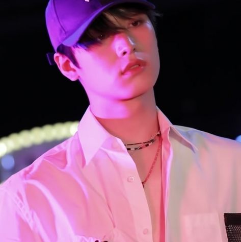 Juyeon The Boyz Icon, The Boyz Juyeon Icon, Juyeon The Boyz, The Boyz Juyeon, Boss Vibes, Purple Icon, The Boyz, Boyfriend Pictures, Cross Necklace