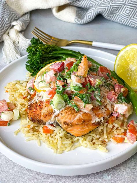 Seasoned Rice With Salmon, Cajun Rice Recipe, Fancy Cooking, Tahini Salad, Rice Dishes Easy, Cajun Rice, Side Dishes For Salmon, Cajun Salmon, Salmon Rice