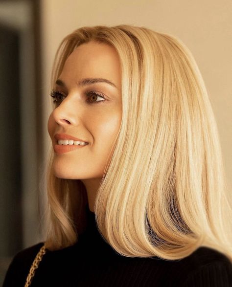 @krista0104 Margot Robbie Hair, Beige Blond, White Blonde Hair, Dyed Blonde Hair, White Blonde, Long Blonde, Long Blonde Hair, Blonde Wig, Ash Blonde