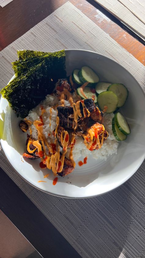 Healthy salmon bowl with spicy mayo , rice, cucumber, & seaweed Seaweed Rice Bowl, Meals With Seaweed, Korean Salmon Rice Bowl, Salmon Recipes Rice, Salmon Rice Seaweed, Seaweed And Rice, Salmon Bowls, Salmon Rice Bowl, Healing Symbols