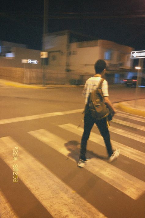 Guy just walking Guy Walking, Video Boy, Walking To School, Chill Guy, Boy Walking, Walking Man, Walk To School, Rennaissance Art, Men Photoshoot